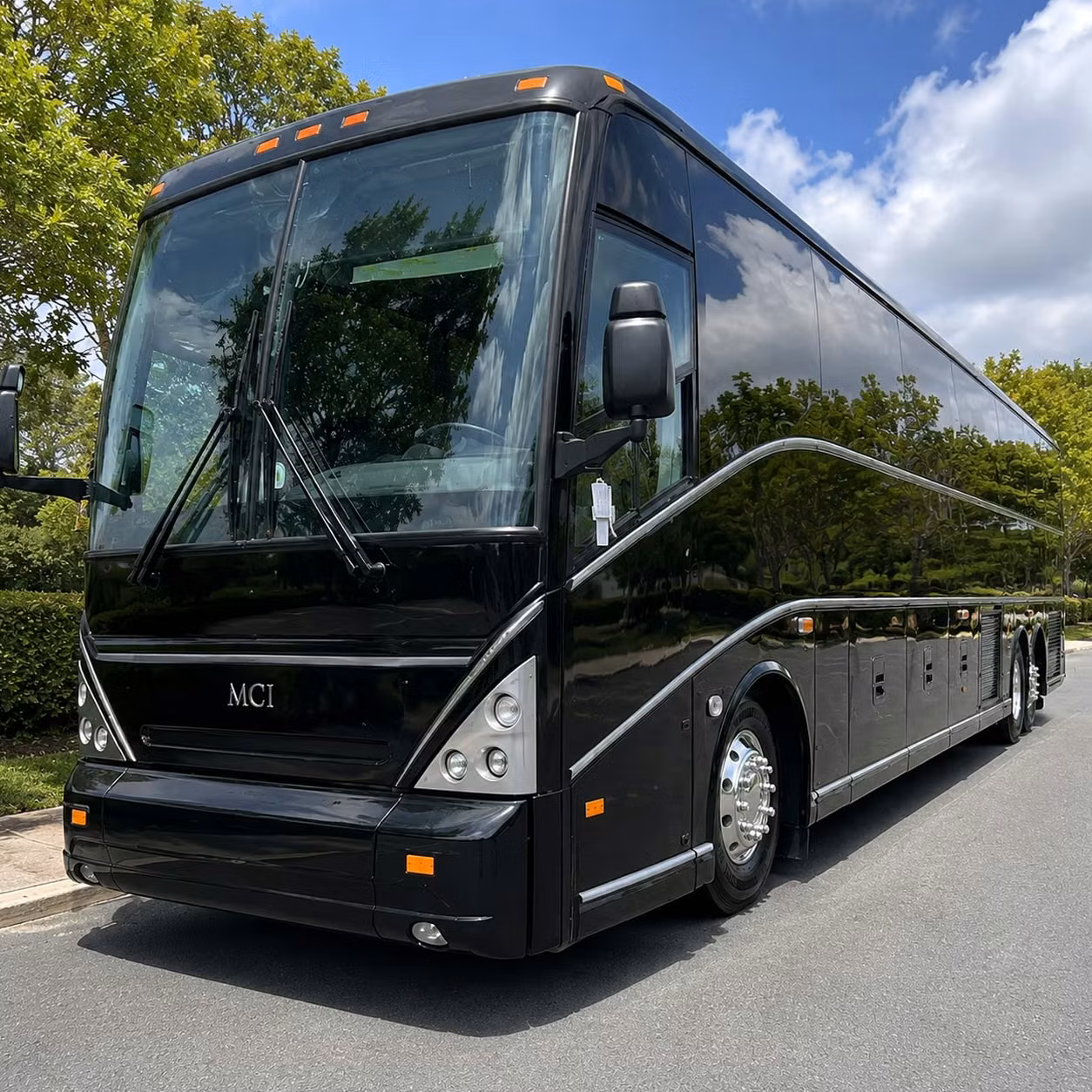 keep your wedding guests moving smoothly with richmond wedding shuttle bus rentals