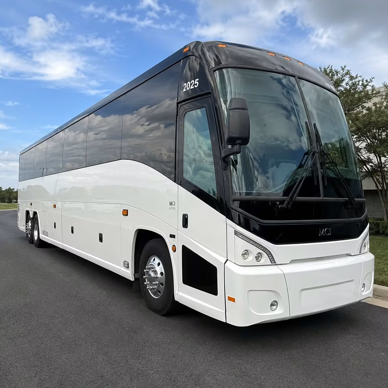 richmond employee shuttle services for busy commuters and corporate campuses